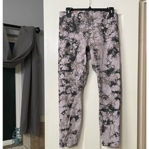 Women’s Lululemon Wunder Under HR 23” Crop Size 10